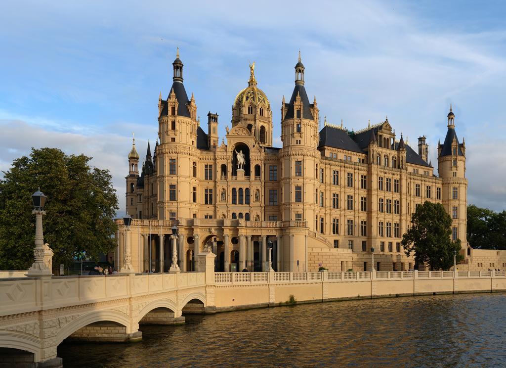 Hotel Pension Schwerin-Haus Schreiber Шверин Екстериор снимка